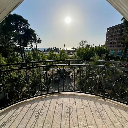 Hotel Megans Garden
